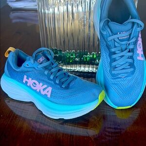 Hoka Bondi running shoes, size 7